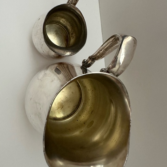 2 Vtg Wm Rogers 817 Silver Plate Footed Beverage Water Pitcher & Cream Pitcher - Picture 2 of 10